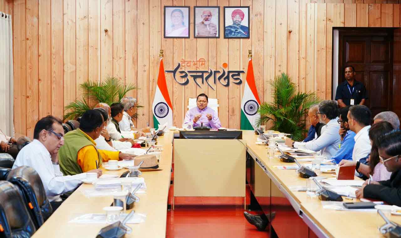 Uttarakhand News: उत्तराखंड में पलायन रोकने के लिए धामी सरकार का बड़ा प्लान, CM ने अधिकारियों को दिए अहम निर्देश