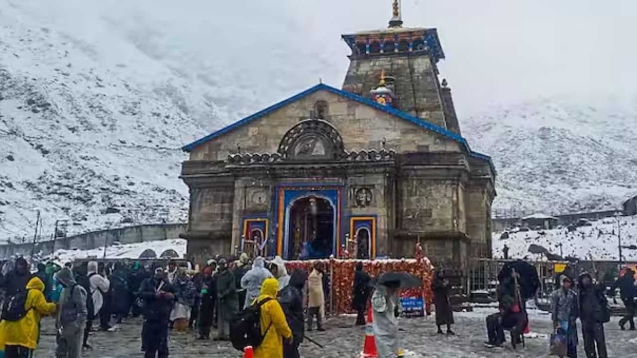 Uttarakhand News: केदारनाथ यात्रा के दौरान नशे के खिलाफ उत्तराखंड पुलिस की सख्ती, 63 लोगों को दबोचा; अवैध शराब-ड्रग्स बरामद