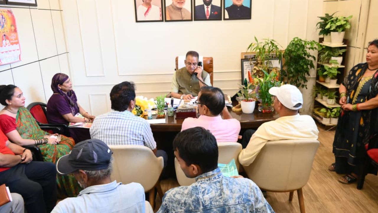 Uttarakhand News: जनसुनवाई में कृषि मंत्री गणेश जोशी ने सुनीं लोगों की समस्याएं, युवा किसान की सफलता को बताया प्रेरणादायक