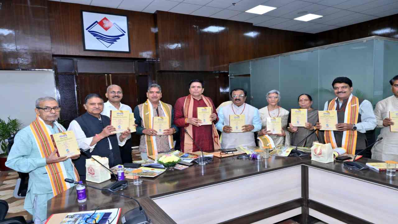 Uttarakhand News: भारतीय ज्ञान परंपरा को मिलेगा नया बल, उत्तराखंड में संस्कृत आयोग गठन पर मंथन