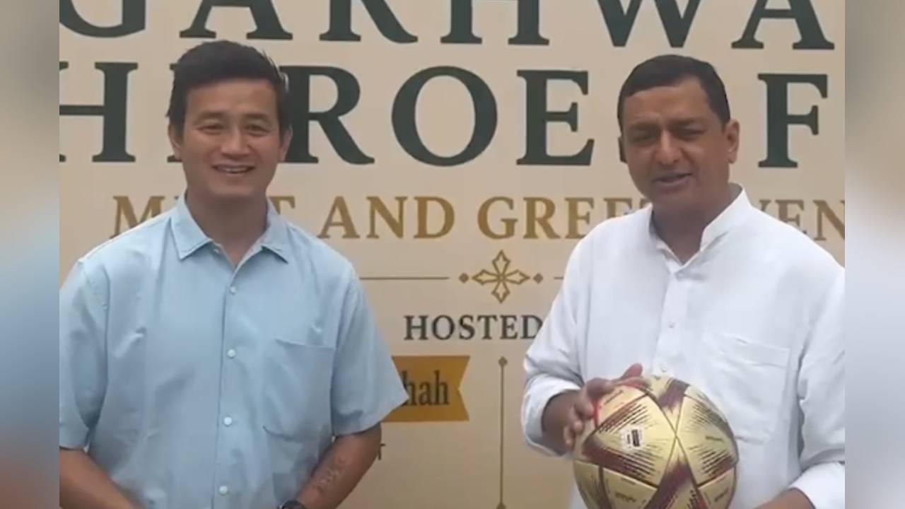 Uttarakhand News: भारतीय फुटबॉल आइकन बाइचुंग भूटिया से मिले उत्तराखंड से लोकसभा सांसद अनिल बलूनी, खिलाड़ियों को तराशने पर की चर्चा