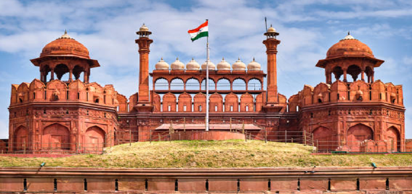 इतिहास में एक बार लाल किले पर झंडा 16 अगस्त फहराया गया था,जानें क्या थी वजह