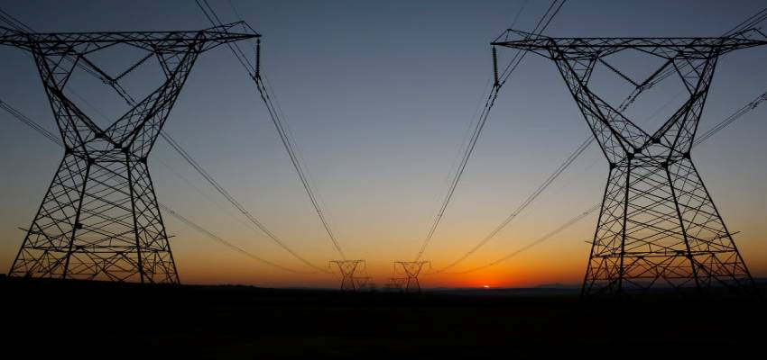 यूरोप के कई देश अंधेरे में डूबे, ब्लैकआउट होने से प्लेन से लेकर मेट्रो तक की सारी सेवा ठप