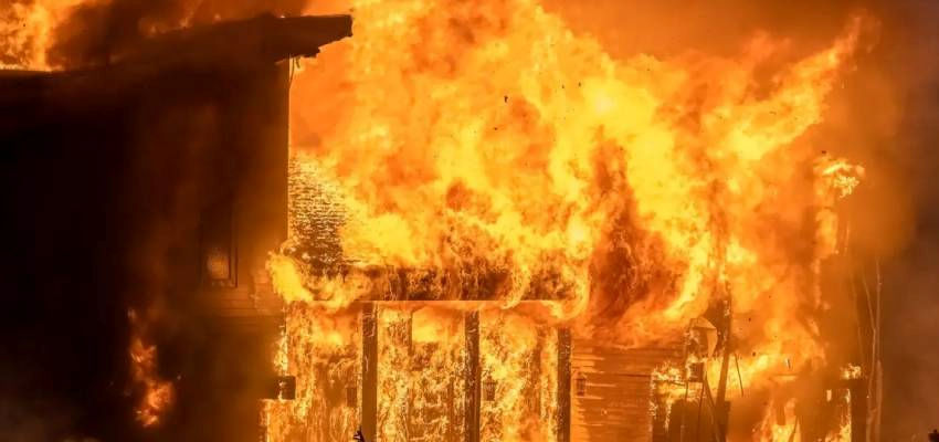 इंडोनेशिया की राजधानी जकार्ता में आग का कहर, 17 लोगों की जिंदगियां हुई खाक; राहत कार्य जारी