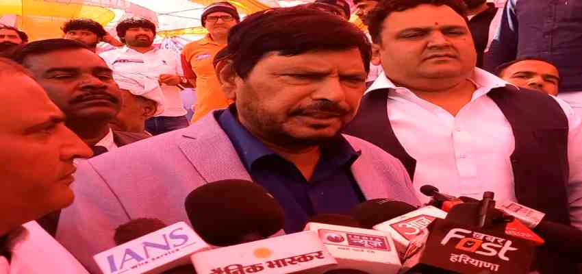 Haryana News: झज्जर में केंद्रीय मंत्री रामदास अठावले ने राहुल गांधी को दी नसीहत, कहा- मर्यादा को ध्यान में रखना चाहिए