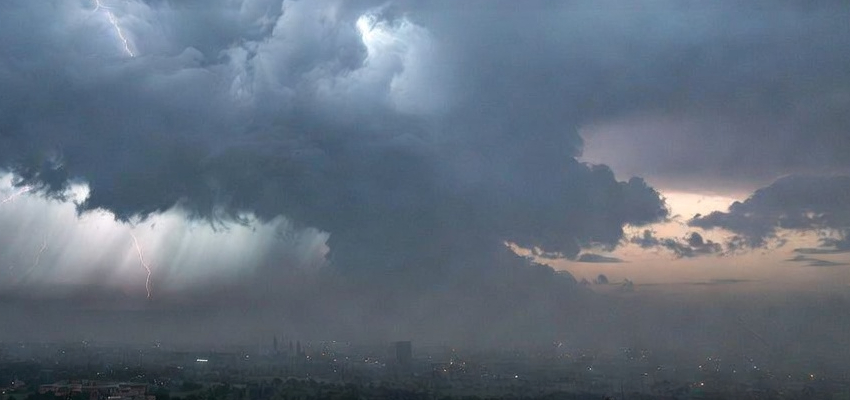 Aaj Ka Mausam:  6 राज्यों में भारी बारिश का रेड अलर्ट, जानें कैसा रहेगा हरियाणा और दिल्ली का मौसम