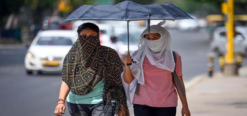 Aaj Ka Mausam: दिल्ली-UP-हरियाणा में आसमान रहेगा साफ, इन 5 राज्यों में बारिश का साया