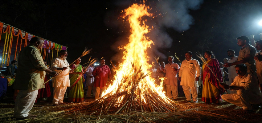 Holika Dahan: होलिका की आग में क्यों भूनते हैं नई फसल की बालियां? जानें इस खास परंपरा का रहस्य
