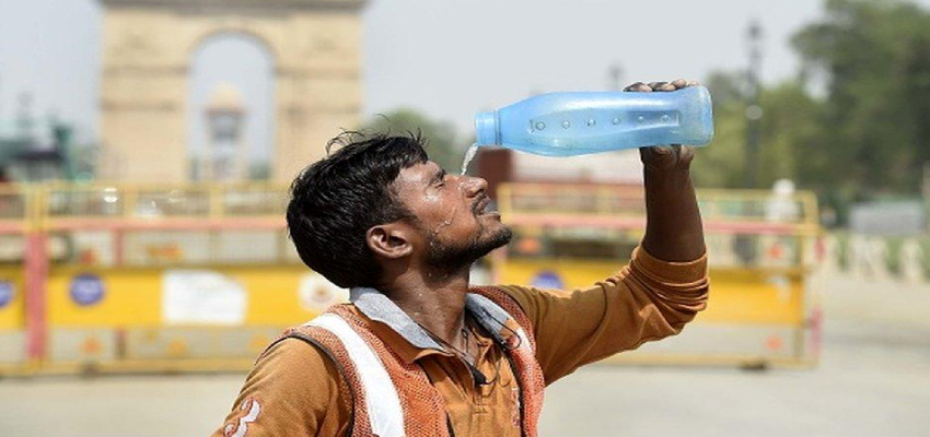 Aaj Ka Mausam: होली से पहले तपेगा उत्तर भारत, पहाड़ी राज्यों में बारिश की दस्तक; जानें मौसम का ताजा अपडेट