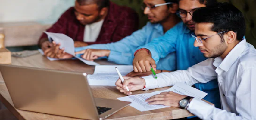 Sarkari JOBS: क्या आप भी ढूंढ रहे हैं 50000 रुपए वेतन वाली नौकरी, MTS के इन पदों पर निकली बंपर वैकेंसी