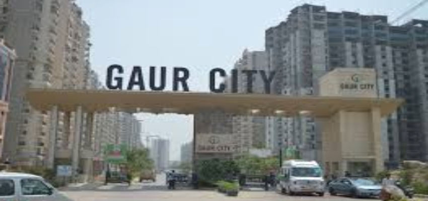 UP News: ग्रेटर नोएडा वेस्ट में दुखद हादसा, 12वें फ्लोर की बालकनी से गिरा मासूम; मौके पर तोड़ा दम