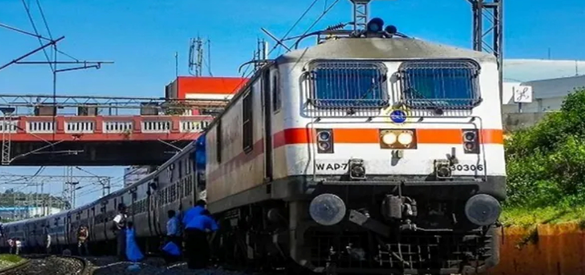 रेल यात्रियों के लिए बड़ा झटका! टिकट रद्द करने पर बदले रिफंड के नियम, जानें क्या है नई गाइडलाइन