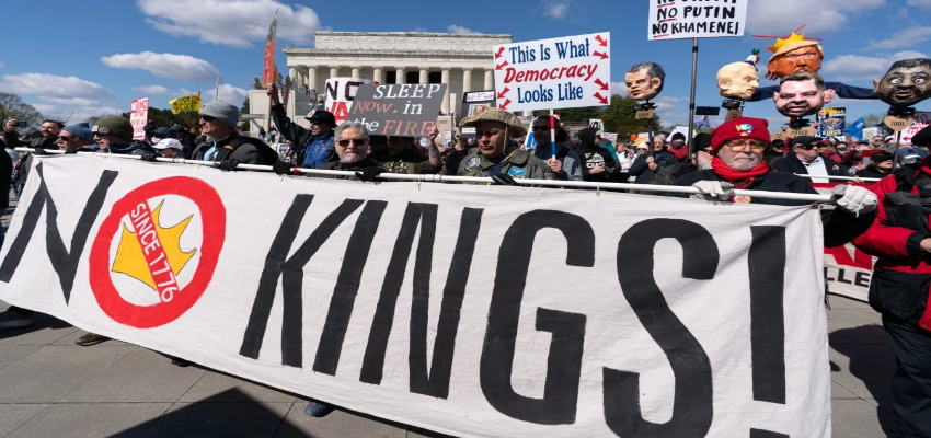 Protest In America:अपने ही घर में घिरे डोनाल्ड ट्रंप, महंगाई और युद्ध के खिलाफ जनता ने खोला मोर्चा