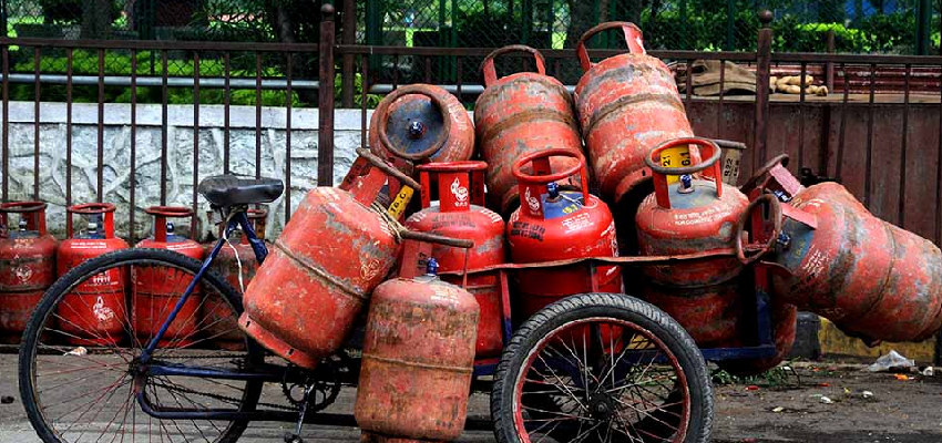 LPG की कालाबाजारी पर सख्ती, देशभर में 68 हजार से ज्यादा छापे