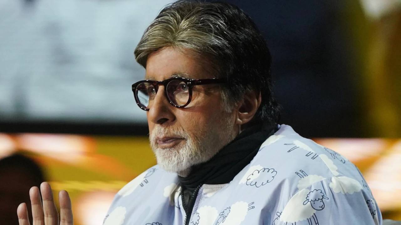 'अब हमने ज्यादा लिखना छोड़ दिया...', सोशल मीडिया ट्रोलिंग पर अमिताभ बच्चन ने की खुलकर बात; याद किया पुराना किस्सा