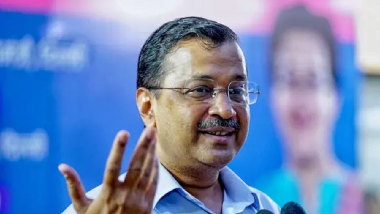 E20 पेट्रोल विवाद...PM आवास मार्च पर अड़े केजरीवाल, दिल्ली पुलिस बोली- नहीं मिली अनुमति