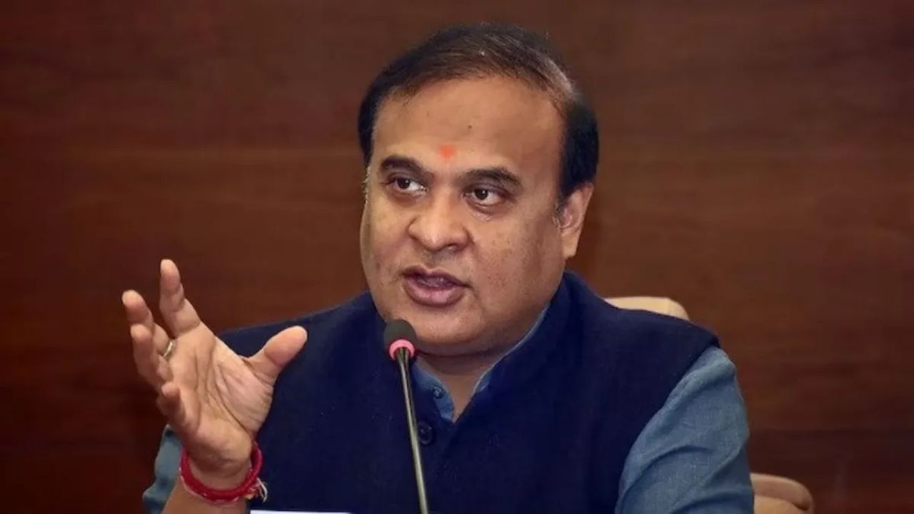 असम बाढ़ पीड़ितों के लिए 1,000 करोड़ रुपये का खर्च, CM हिमंत बिस्वा सरमा ने दिया आश्नासन; कहा - हर संभव मदद...