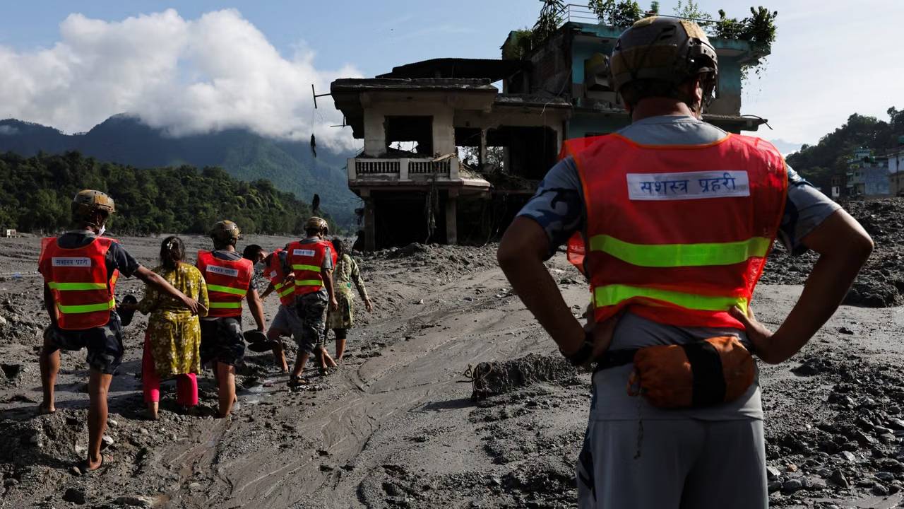 Nepal Crisis: अस्पताल में जगह नहीं, शवों से आ रही दुर्गंध;बाढ़ के बाद नेपाल में महामारी का खतरा
