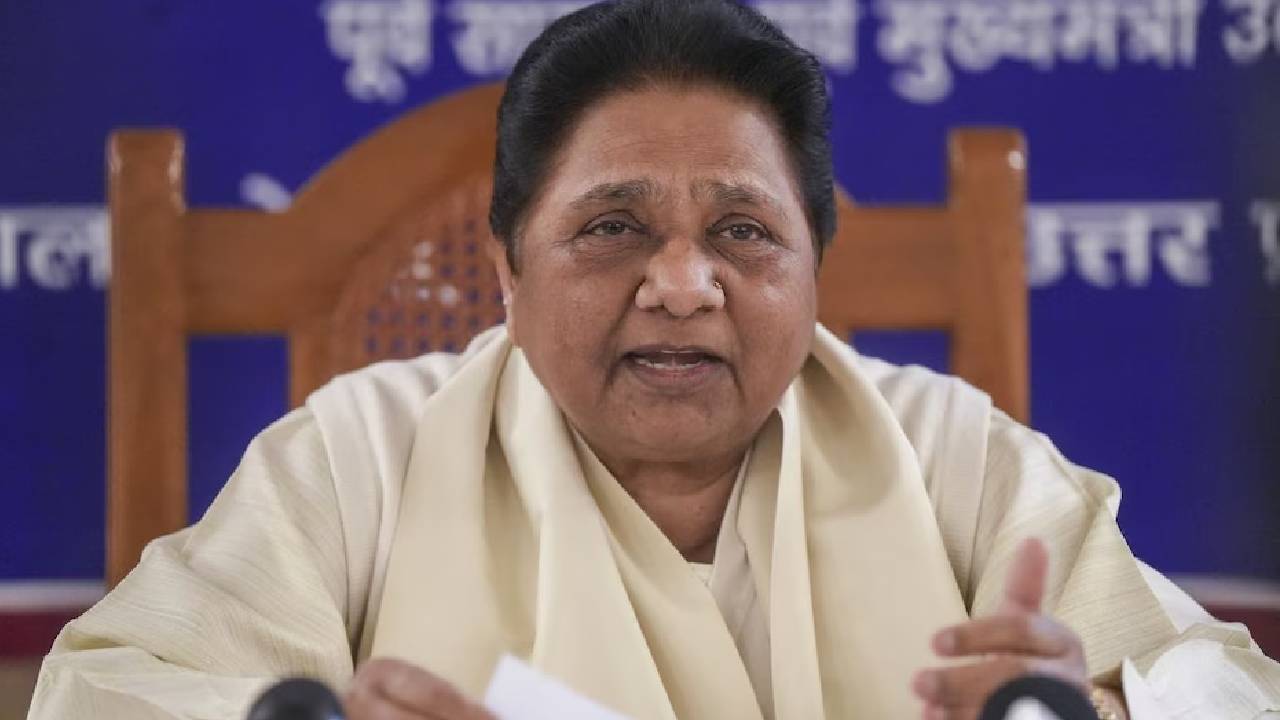 उत्तर प्रदेश में अखिलेश, मायावती, संगीत समेत एक दर्जन को दी गई बुलेटफ्रूक जैकेट, अचानक क्यों लिया गया ये फैसला