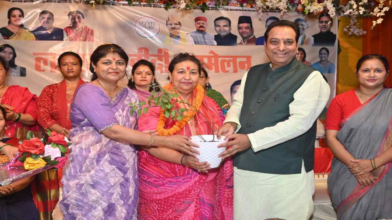 Uttarakhand News: उत्तराखंड में गूंजा लखपति दीदी अभियान, 39 विधानसभा क्षेत्रों में 3,220 महिलाओं का सम्मान