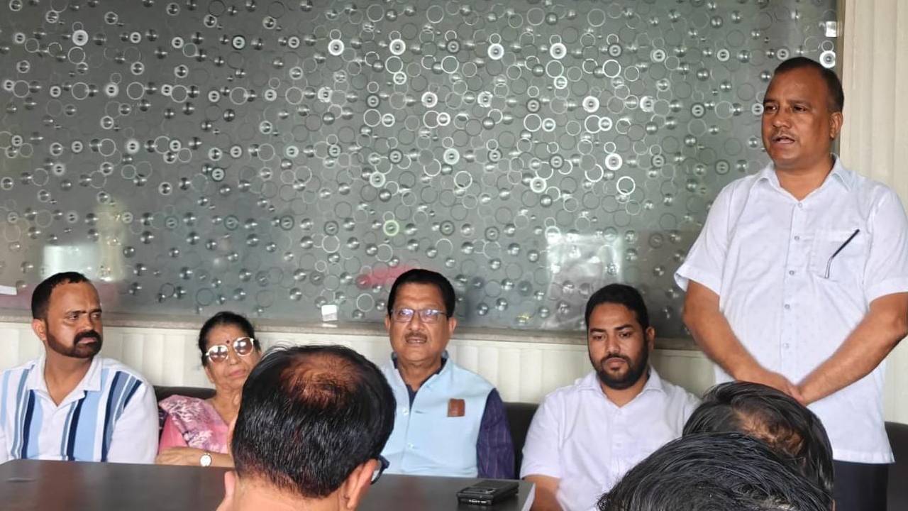 Uttrakhand News:एसआईआर को लेकर कांग्रेस के बीएलओ-2 की बैठक आयोजित, आने वाली चुनौतियों पर किया गया विचार-विमर्श