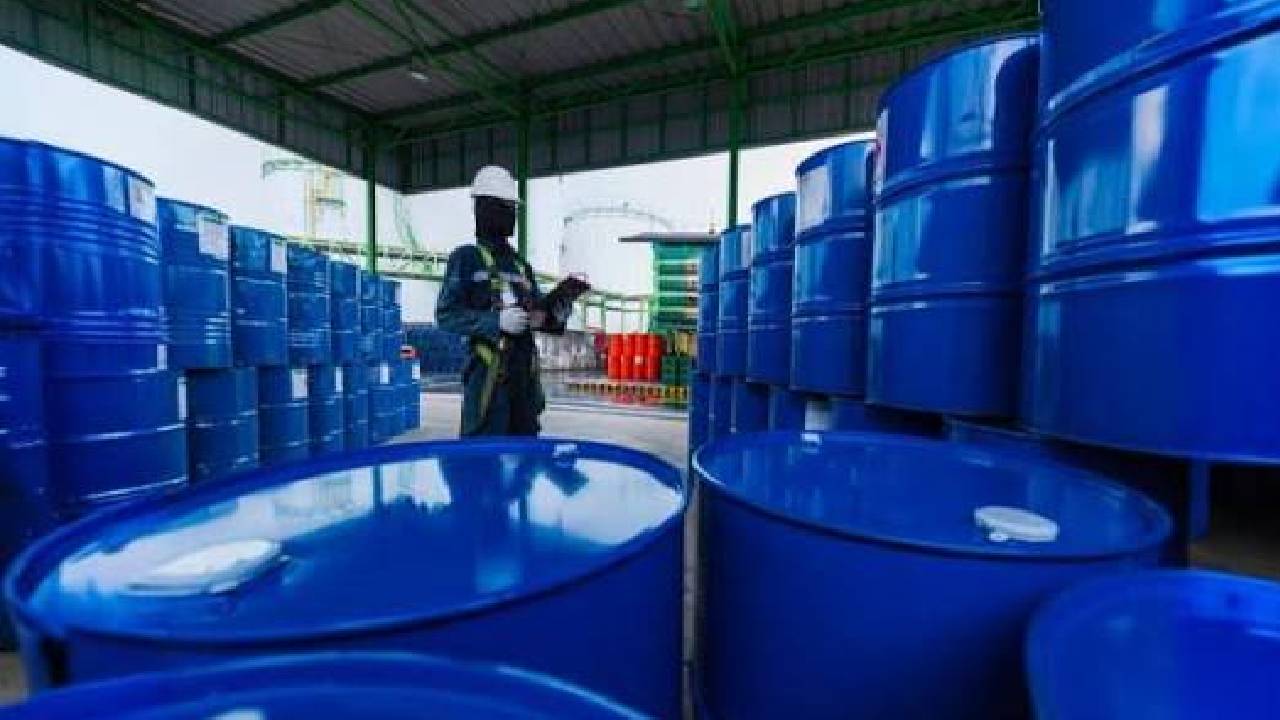 ऑनलाइन हो रही अमोनियम नाइट्रेट की बिक्री, CCPA ने की बड़ी कार्रवाई; Dial4Trade पर लगा 10 लाख  का जुर्माना