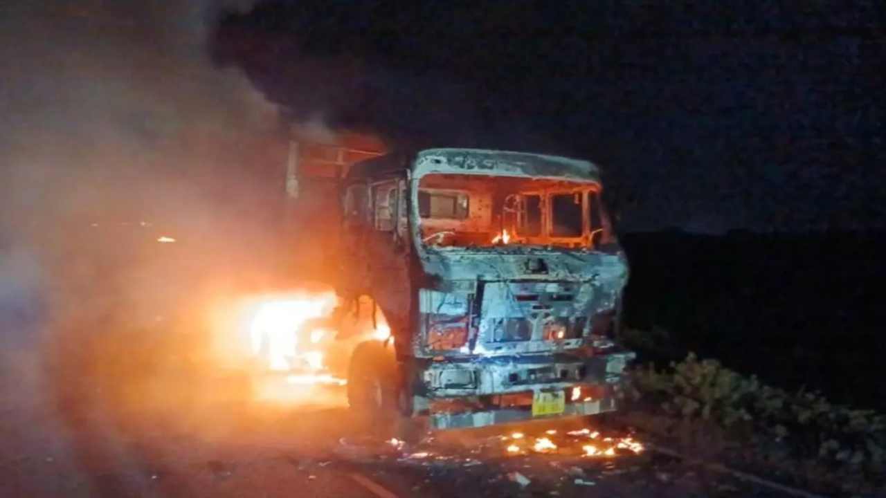 केरलम के त्रिशूर में भीषण सड़क हादसा, लॉरी से टकराई कार; 8 लोगों की दर्दनाक मौत