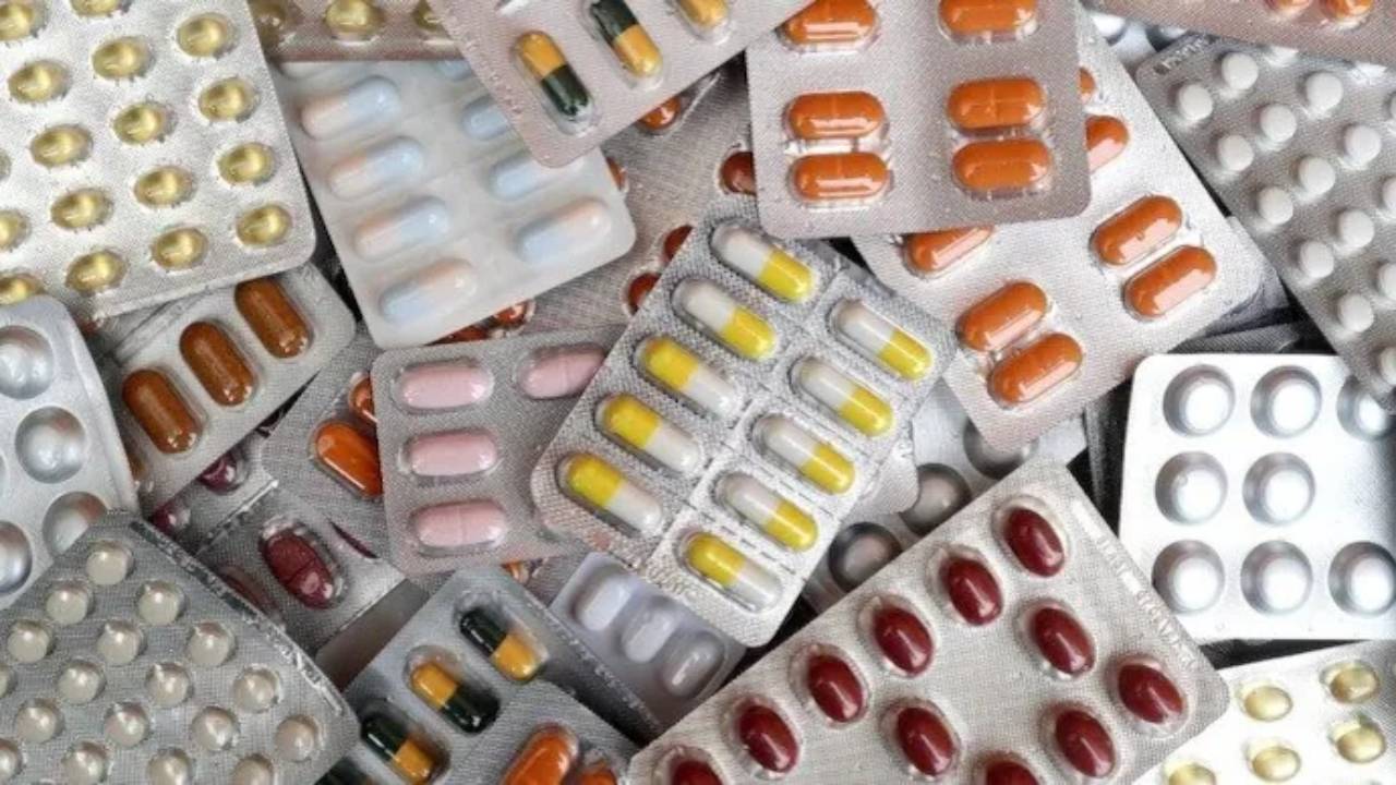 कैंसर मरीजों को बड़ी राहत...महंगी दवाएं 70% तक होंगी सस्ती, सरकार के फैसले से सालाना ₹2,500 करोड़ की बचत