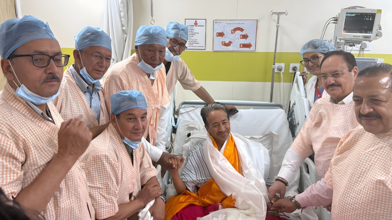 कोई FIR नहीं और मुआवजा...इन 3 मांगों पर सरकार का ग्रीन सिग्नल; 26 दिन की भूख हड़ताल खत्म करने के बाद बोले सोनम वांगचुक