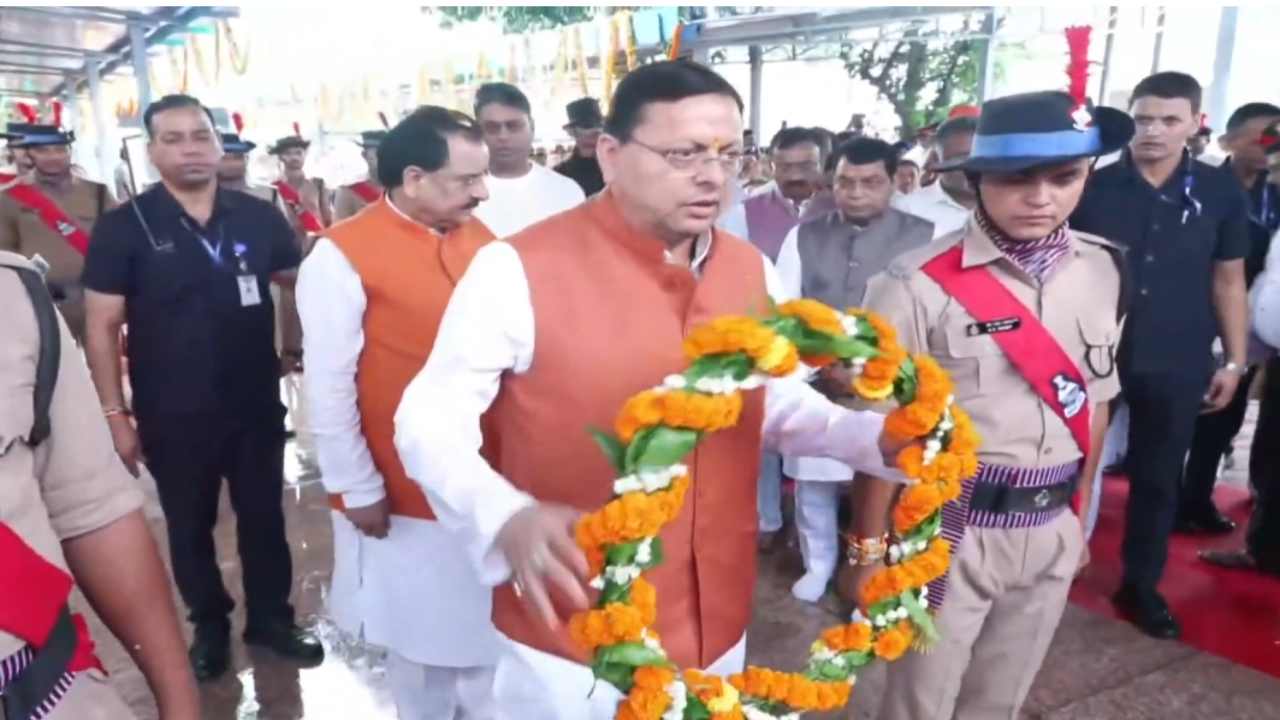 Uttarakhand News: खटीमा गोलीकांड की बरसी पर शहीदों को श्रद्धांजलि, CM धामी ने कहा- संघर्ष और बलिदान से बना उत्तराखंड