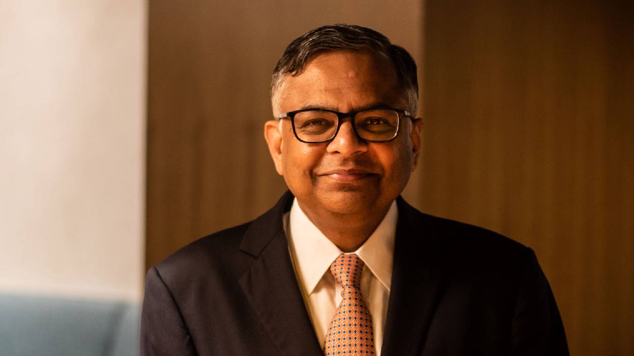 Tata Chairman Resigns: टाटा संस के चेयरमैन एन चंद्रशेखरन ने दिया इस्तीफा, पद छोड़ने की वजह हैरान करने वाला