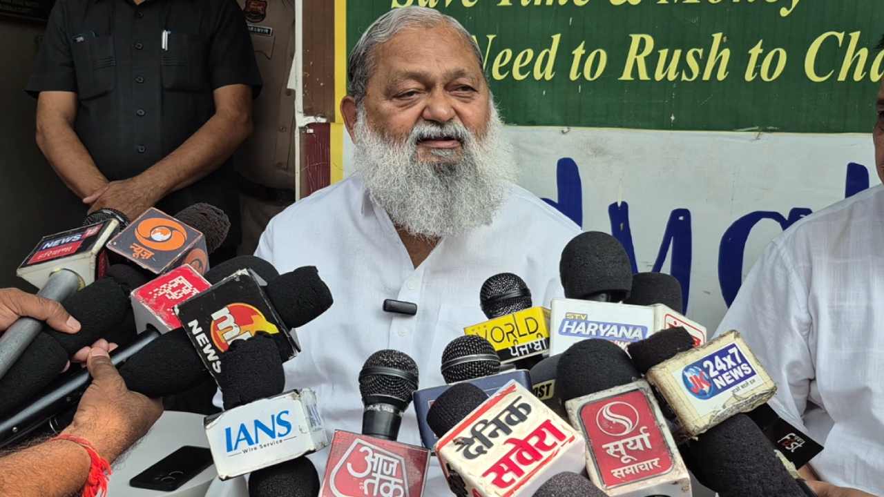 Haryana News: टीम इंडिया के गोल्ड जीतने पर अनिल विज ने दी बधाई, केजरीवाल-सुरजेवाला के बयानों पर तीखी प्रतिक्रिया