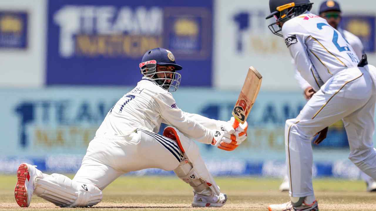 IND vs SL: टेस्ट क्रिकेट में ऋषभ पंत ने रचा इतिहास, ऐसा करने वाले बने पहले भारतीय बल्लेबाज