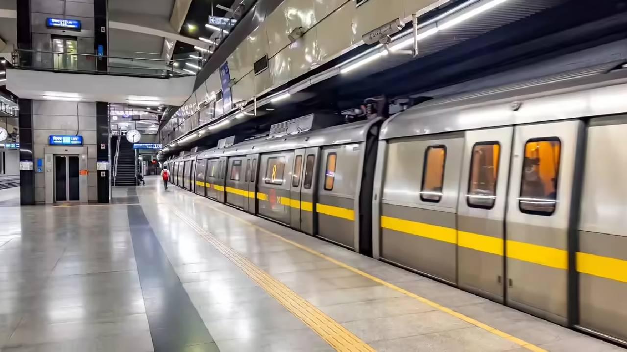 दिल्ली के 16 बड़े मेट्रो स्टेशन बंद! अगले आदेश तक नहीं होगी आवाजाही, सुरक्षा कारणों के चलते DMRC का निर्णय