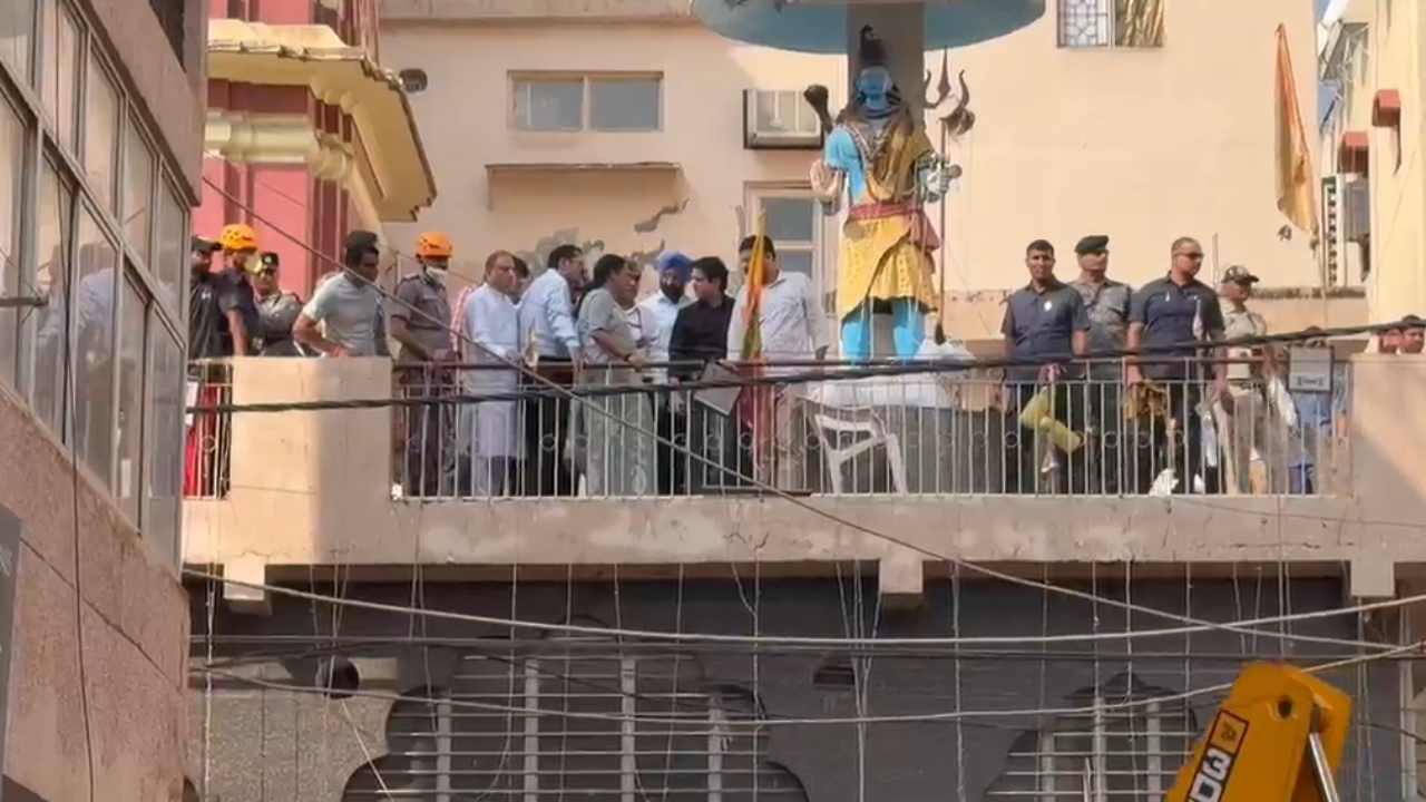 दिल्ली के सत्य निकेतन में हुए  PG हादसे पर सख्त CM रेखा गुप्ता, बोलीं- ‘किसी को भी बख्शा नहीं जाएगा’
