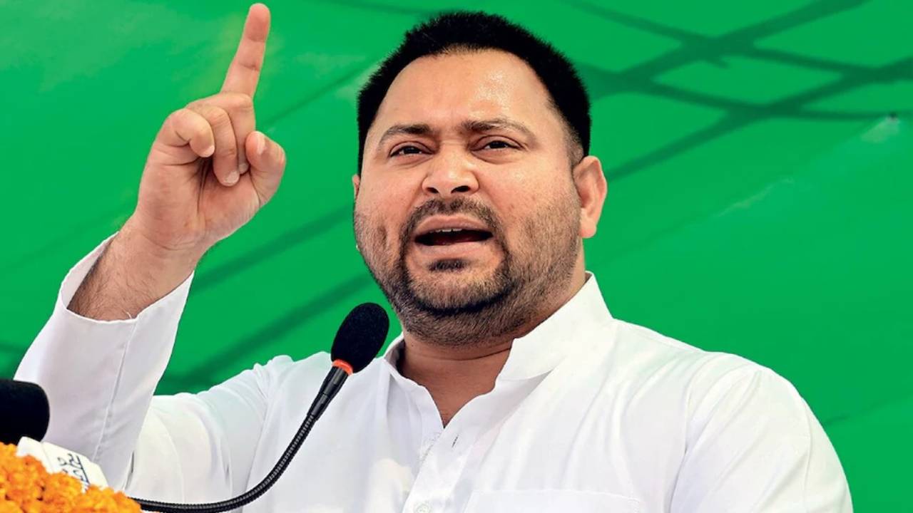 'दीया-बाती पर करोड़ों, लेकिन बिहार बाढ़ पीड़ित...', तेजस्वी यादव ने प्रभावितों के लिए उठाई आवाज; सरकार पर साधा निशाना