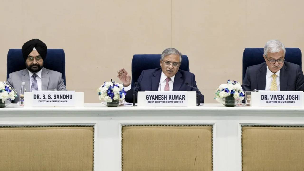 'SIR के सभी फैसले सर्वसम्मति...', दो आयुक्तों की आपत्ति वाली खबरों को चुनाव आयोग ने किया खारिज