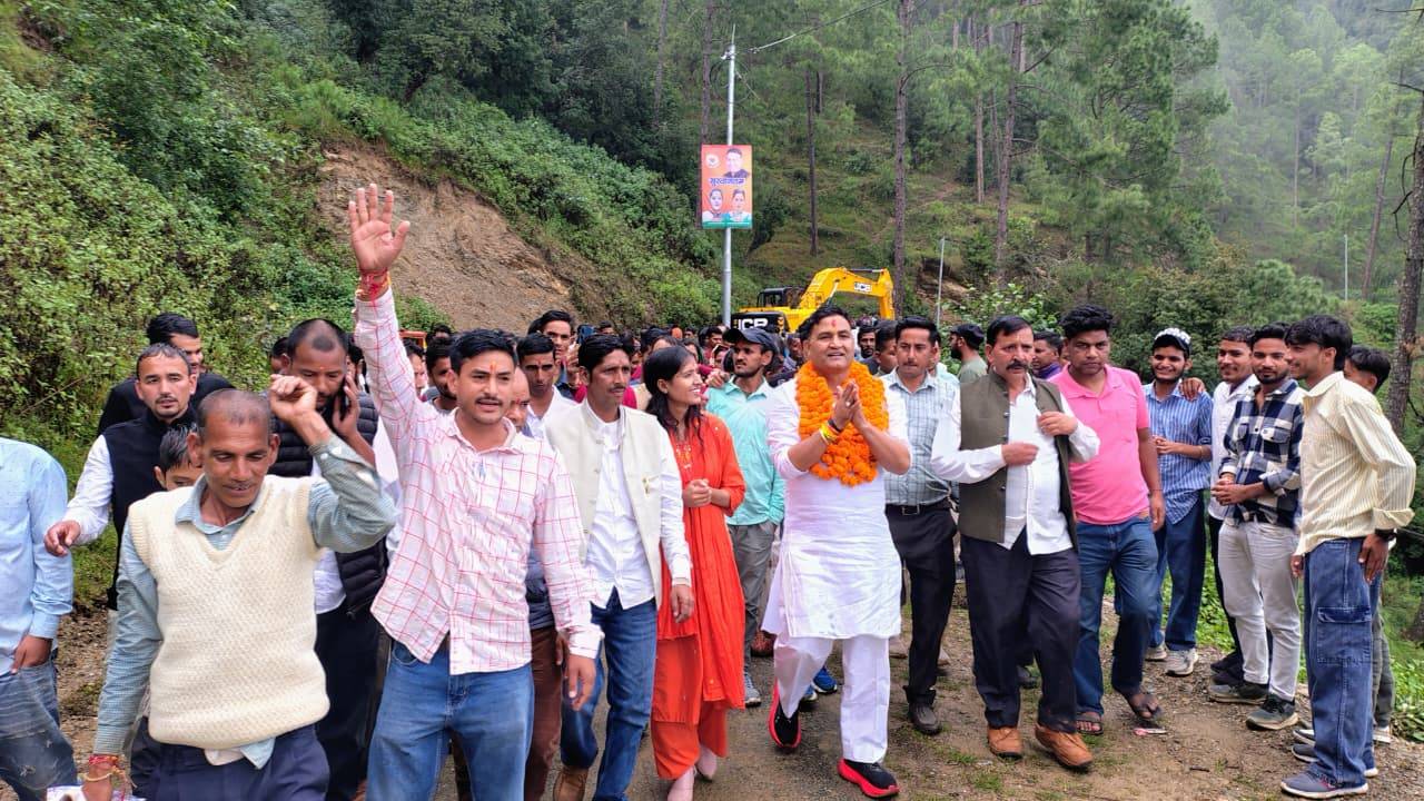 Uttrakhand News:धारी में आजादी के बाद पहली बार महतोलियागांव-नदगल को मिलेगी सड़क, मंत्री राम सिंह कैड़ा ने किया मोटर मार्ग निर्माण का शुभारंभ