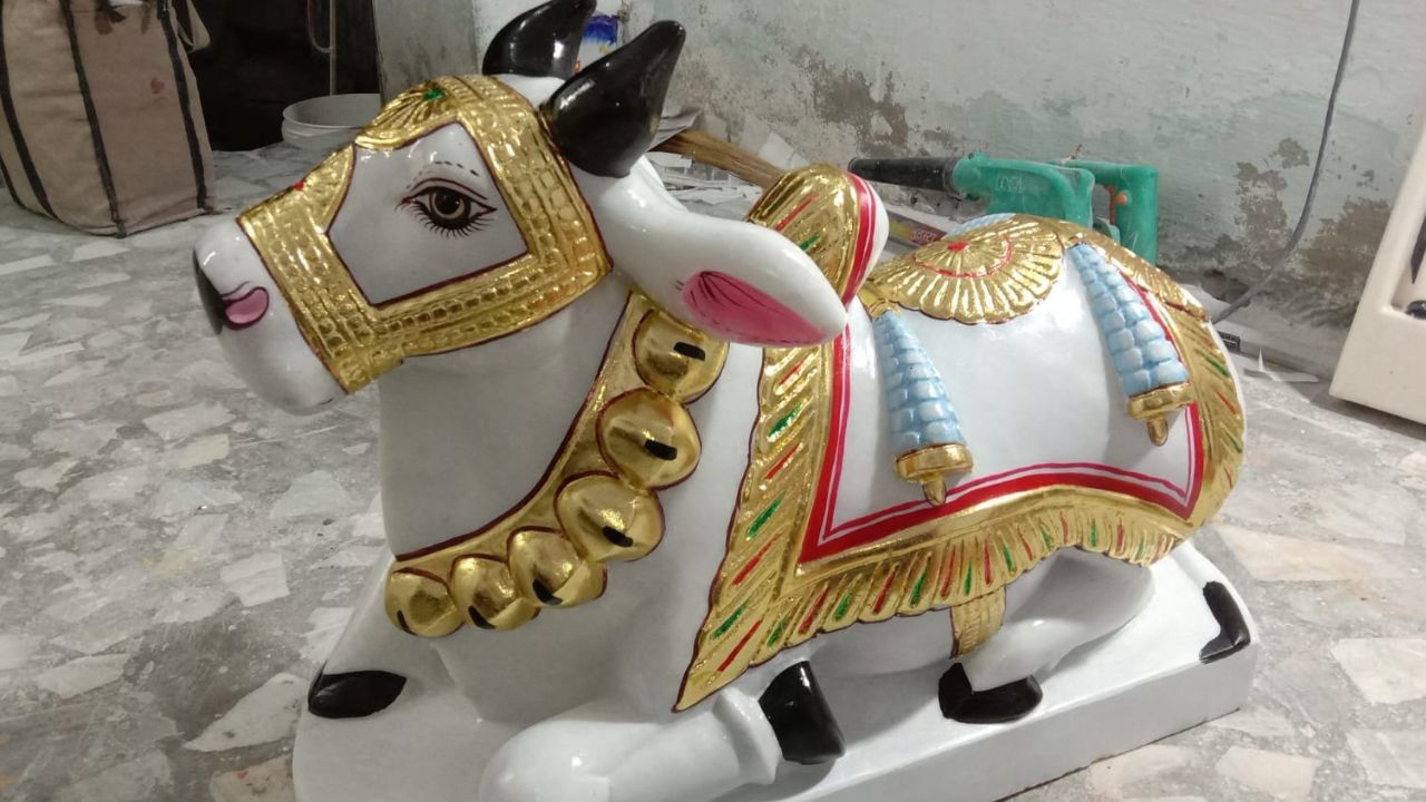 नंदी महाराज के कान में ही क्यों कही जाती है मनोकामना? जानें इसके पीछे का रहस्य