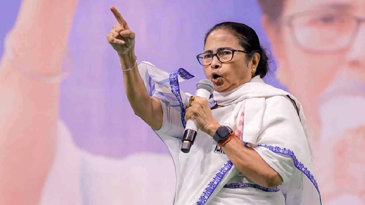 नंदीग्राम में ममता बनर्जी का बड़ा ऐलान, उम्मीदवार के नामांकन वापस लेने के बाद कांग्रेस को दिया समर्थन