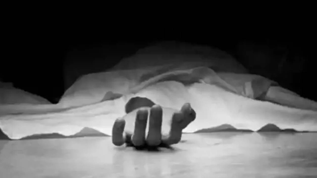नोएडा के पीजी में असम की युवती के शव मिलने सनसनी, कमरे के अंदर लहूलुहान मिली लाश