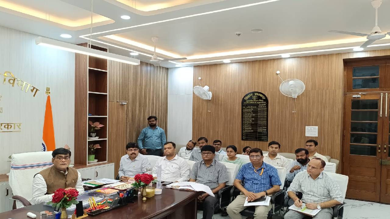 पटना में सहकारिता योजनाओं की समीक्षा, किसानों को समय पर लाभ देने के निर्देश