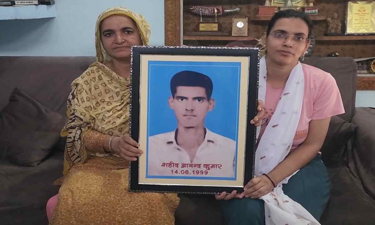Success Story: 24 साल की तपस्या पूरी, पति की शहादत के बाद मां ने नहीं मानी हार, बेटे को बनाया सेना का लेफ्टिनेंट