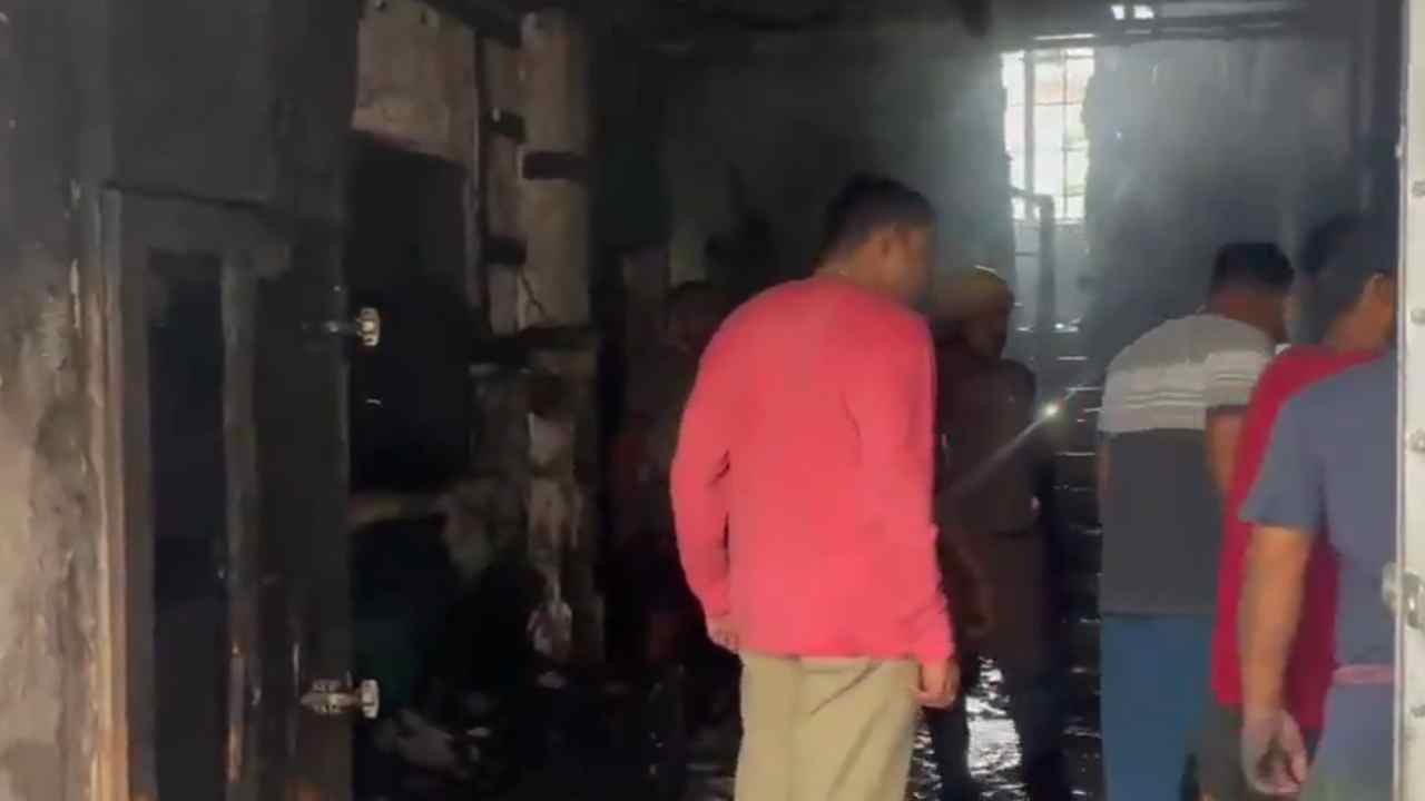 West Bengal News: पश्चिम बंगाल के तारापीठ में दर्दनाक हादसा, होटल में आग लगने से 7 लोगों की गई जान; कई घायल