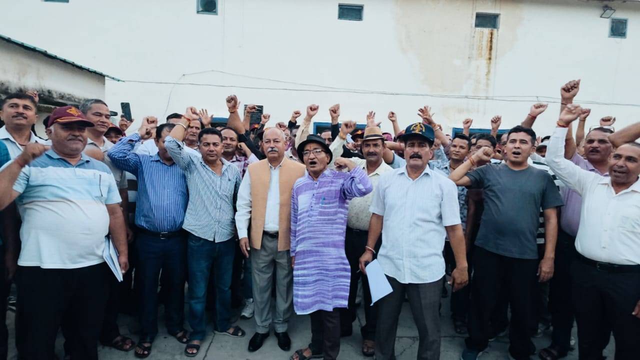 Uttrakhand News:पूर्व सैनिकों ने की समान कार्य-समान वेतन की मांग, आर-पार की लड़ाई का किया ऐलान
