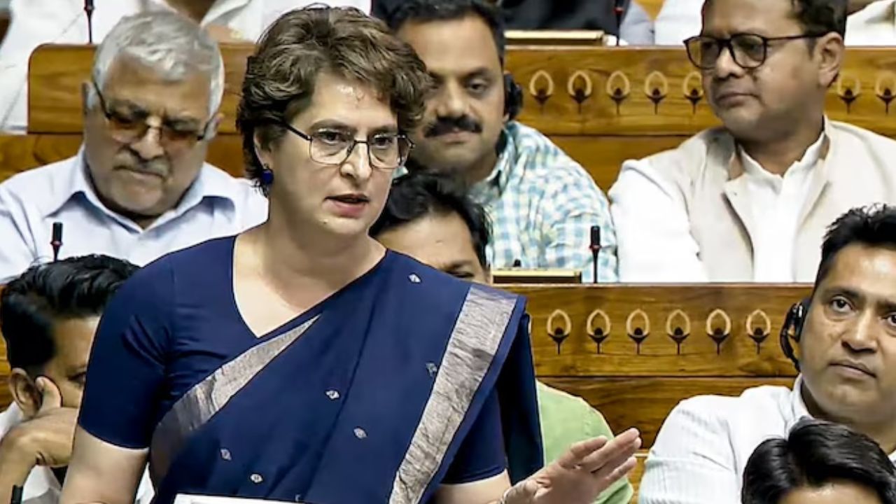 ‘पेलेट गन का आदेश किसने दिया?’, लोकसभा में जमकर बरसी प्रियंका गांधी; बोली - पीएम और गृह मंत्री को जवाब देना होगा