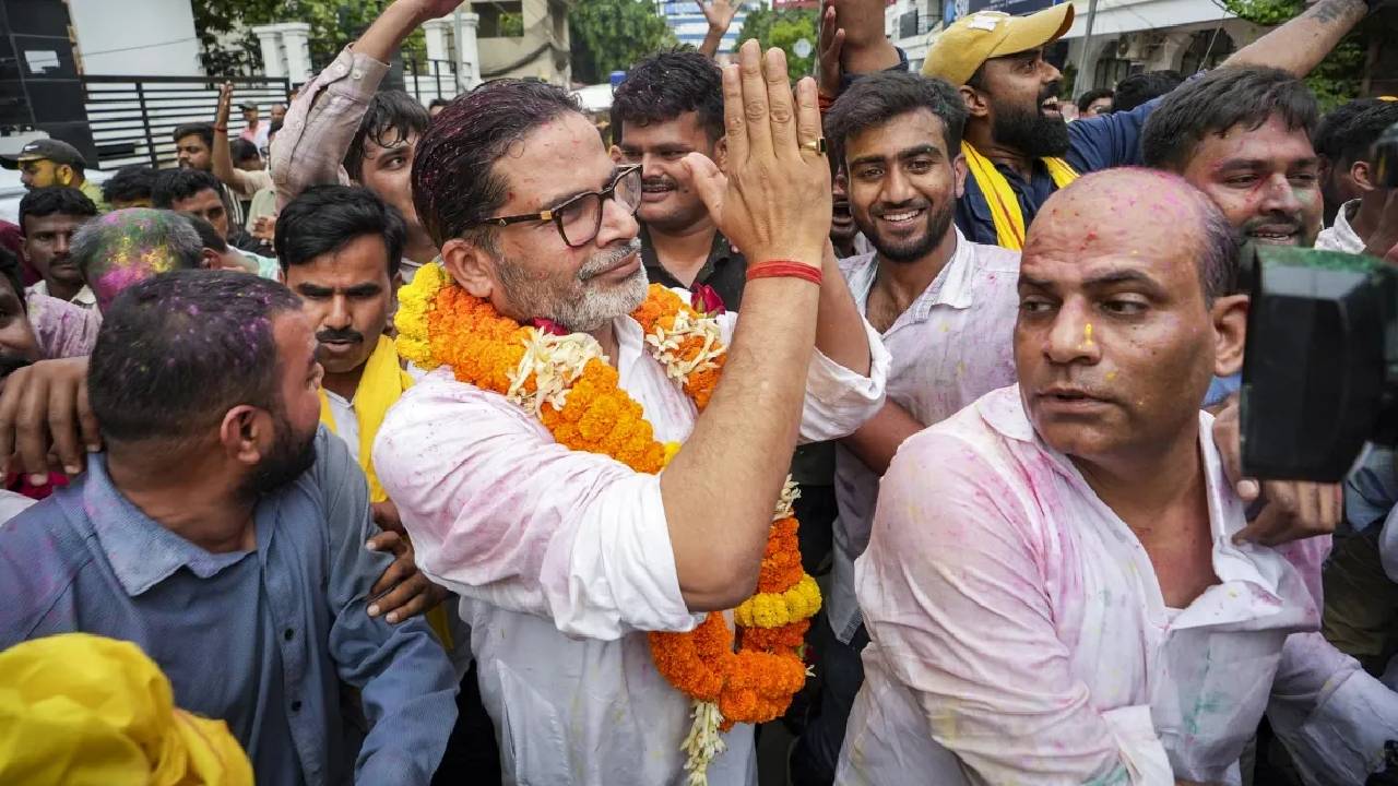 बांकीपुर में हार का साइड अफेक्ट! जीत के बाद PK ने भरी हुंकार, JDU ने BJP को दी बड़ी सलाह