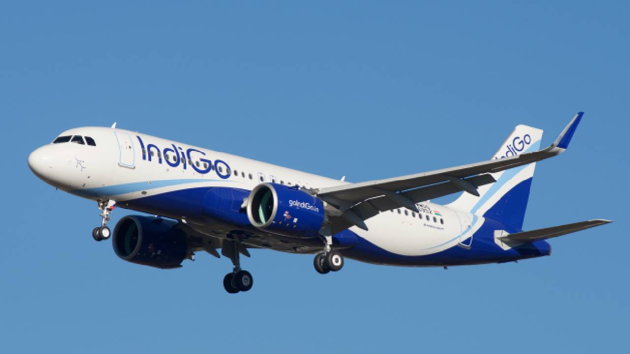 Indigo Flight: बाल-बाल बची 224 यात्रियों की जान, आसमान में फेल हुआ इंडिगो फ्लाइट का इंजन