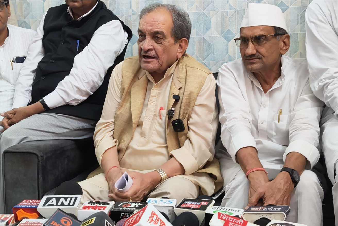 Haryana News: बीरेंद्र सिंह का हुड्डा पर तंज, बोले- मैंने नई पीढ़ी के लिए छोड़ा पद; फिर जाहिर की मुख्यमंत्री बनने की इच्छा