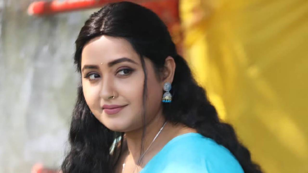 भोजपुरी एक्ट्रेस काजल राघवानी की गाड़ी पर भीड़ ने बोला हमला, कार का शीशा हुआ चकानाचूर
